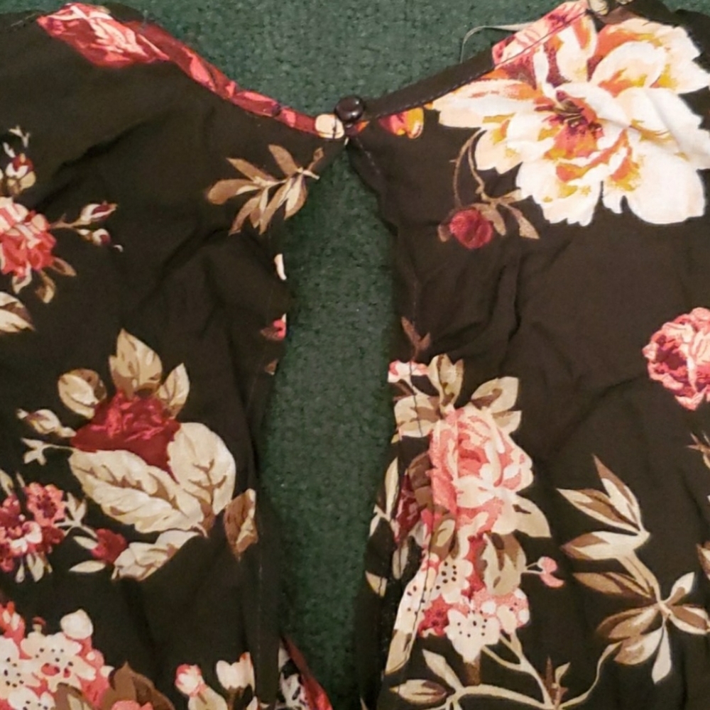Floral Romper - Picture 3 of 5